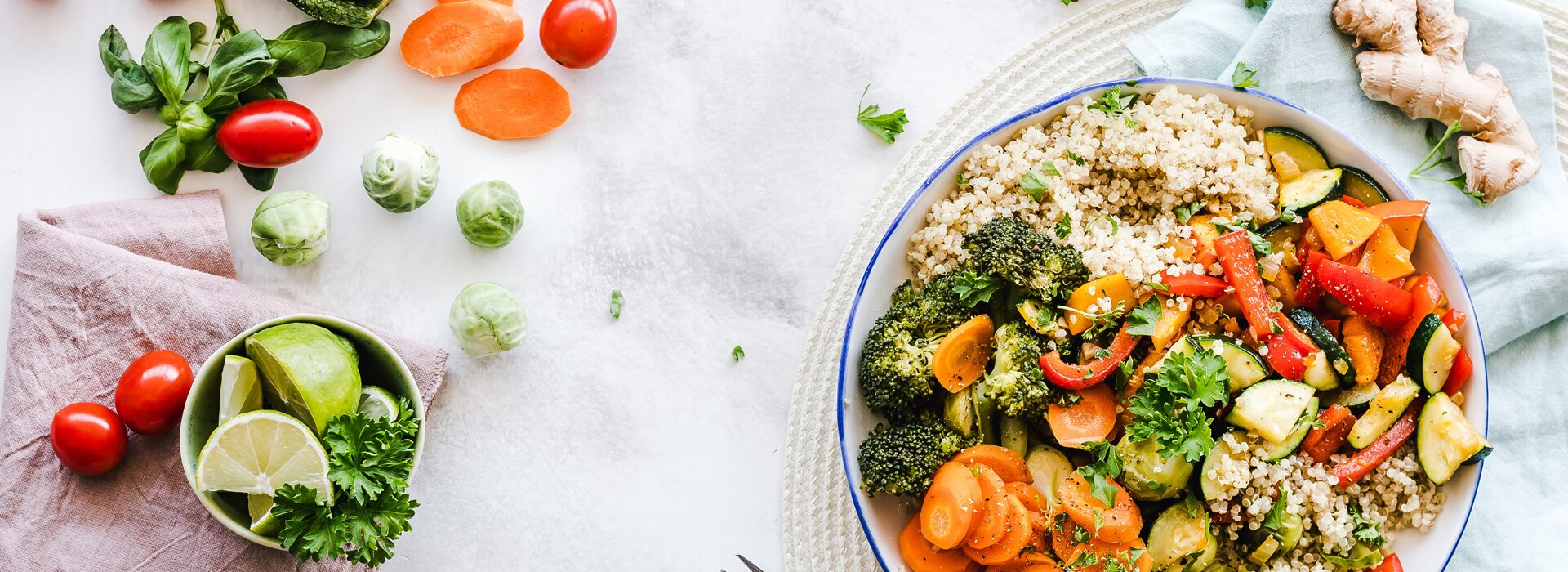 Existe-t-il des nutriments spécifiques qui favorisent une gestion saine du poids ?